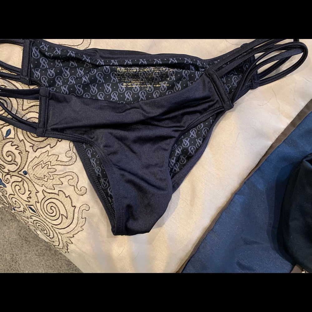 VS bikini bottoms size L